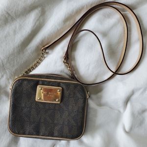 Michael Kors crossbody monogrammed jet set mini bag